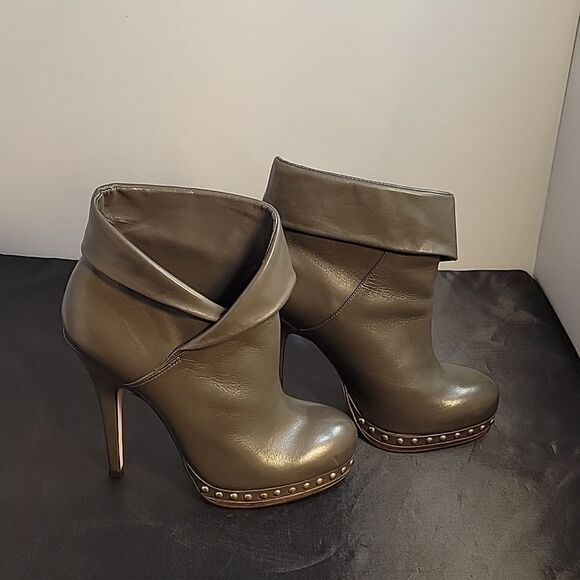 ALDO LEATHER STUDDED DETAILING ROUND TOE WOMEN"S HIGH HEEL STILETTOS ANKLE BOOTS - Picture 2 of 16